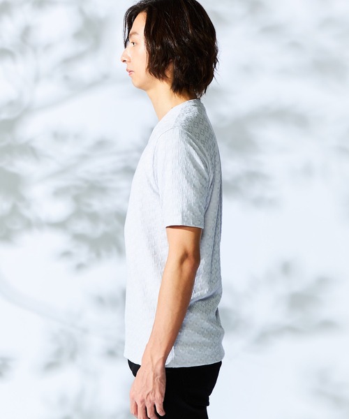 HIDEAWAYS NICOLE（ハイダウェイニコル）の「幾何学柄Ｖネック半袖プルオーバー（Tシャツ/カットソー・メンズ・オフホワイト/ブラック/シルバーグレー/ネイビー/スモークピンク・MEDIUM/LARGE/X-LARGE）」の13枚目の写真