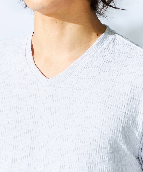 HIDEAWAYS NICOLE（ハイダウェイニコル）の「幾何学柄Ｖネック半袖プルオーバー（Tシャツ/カットソー・メンズ・オフホワイト/ブラック/シルバーグレー/ネイビー/スモークピンク・MEDIUM/LARGE/X-LARGE）」の14枚目の写真