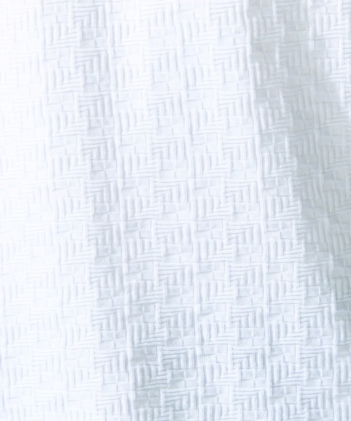 HIDEAWAYS NICOLE（ハイダウェイニコル）の「幾何学柄Ｖネック半袖プルオーバー（Tシャツ/カットソー・メンズ・オフホワイト/ブラック/シルバーグレー/ネイビー/スモークピンク・MEDIUM/LARGE/X-LARGE）」の7枚目の写真