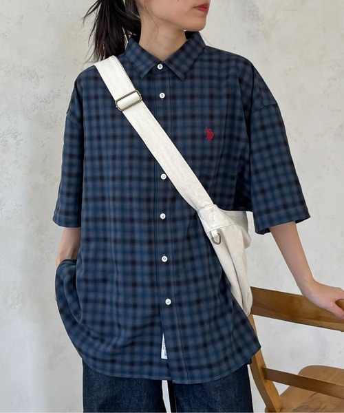 U.S. POLO ASSN.(ユーエスポロアッスン)の「1ポイント刺繍半袖シャツ(シャツ/ブラウス・メンズ・ホワイト系その他/ブルー/サックスブルー/ホワイト/ネイビー/ダークブルー/ホワイト系その他2/ブルー系その他2/ブルー系その他4/スカイブルー/オレンジ/オフホワイト/ブラック系その他3/インディゴブルー・MEDIUM/LARGE)」の7枚目の写真