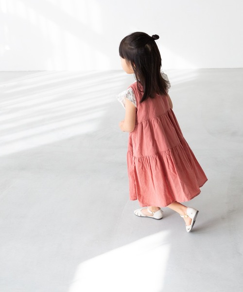 menue（メヌエ）の「面ファスナー付き ストラップ キッズサンダル（サンダル・キッズ・シルバー/ブラウン/ホワイト・15.0cm/16.0cm/17.0cm/18.0cm/19.0cm/20.0cm/21.0cm）」の16枚目の写真