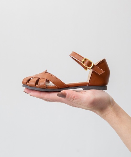 menue（メヌエ）の「面ファスナー付き ストラップ キッズサンダル（サンダル・キッズ・シルバー/ブラウン/ホワイト・15.0cm/16.0cm/17.0cm/18.0cm/19.0cm/20.0cm/21.0cm）」の10枚目の写真