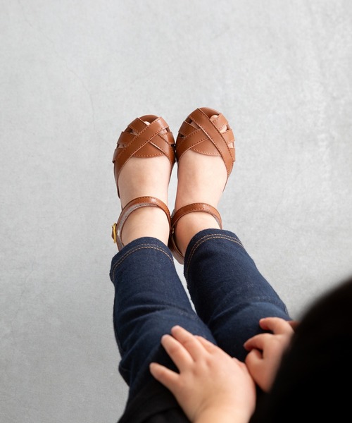 menue（メヌエ）の「面ファスナー付き ストラップ キッズサンダル（サンダル・キッズ・シルバー/ブラウン/ホワイト・15.0cm/16.0cm/17.0cm/18.0cm/19.0cm/20.0cm/21.0cm）」の22枚目の写真