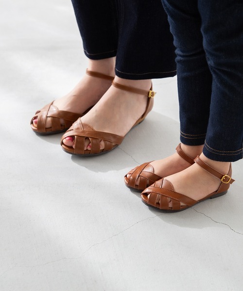 menue（メヌエ）の「面ファスナー付き ストラップ キッズサンダル（サンダル・キッズ・シルバー/ブラウン/ホワイト・15.0cm/16.0cm/17.0cm/18.0cm/19.0cm/20.0cm/21.0cm）」の7枚目の写真