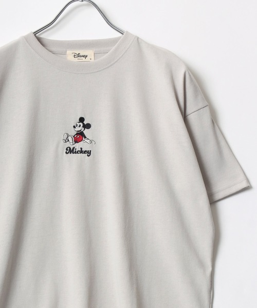 Disney(ディズニー)の「Disney/ディズニー ミッキー ミニー ドナルド くまのプーさん プリント 刺繍 オーバーサイズ半袖Tシャツ(Tシャツ/カットソー・レディース・ダークグリーン/グレー系その他/ネイビー/ダークブルー/ワイン/アイボリー/ベージュ系その他/ブルー系その他/モカ/アッシュグレー/レモンイエロー/グレー・M/L)」の6枚目の写真