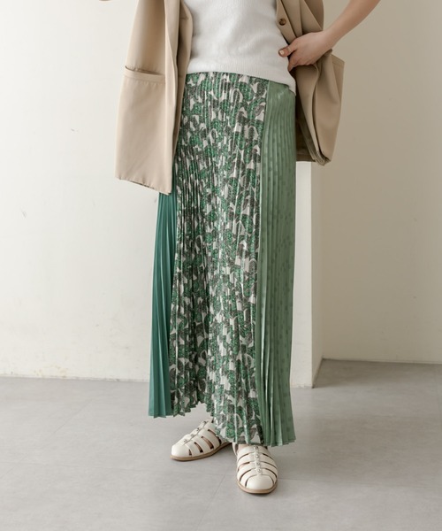 ear PAPILLONNER（イアパピヨネ）の「切り替え柄プリーツスカート【SUM1 STYLE】（スカート・レディース・ブラック/グリーン・FREE）」の2枚目の写真