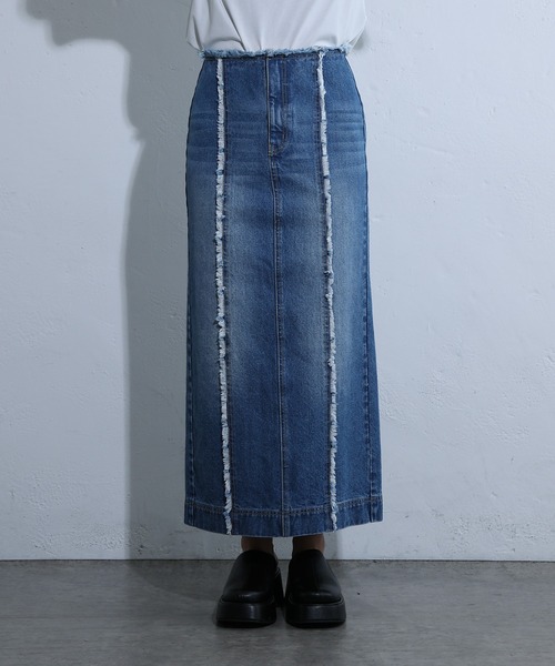 COLONY 2139（コロニートゥーワンスリーナイン）の「カットオフフリンジデニムスカート（デニムスカート・レディース・ブルー・MEDIUM/SMALL）」の11枚目の写真