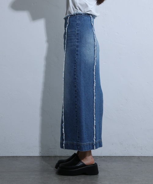 COLONY 2139（コロニートゥーワンスリーナイン）の「カットオフフリンジデニムスカート（デニムスカート・レディース・ブルー・MEDIUM/SMALL）」の12枚目の写真