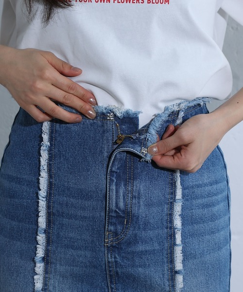 COLONY 2139（コロニートゥーワンスリーナイン）の「カットオフフリンジデニムスカート（デニムスカート・レディース・ブルー・MEDIUM/SMALL）」の15枚目の写真