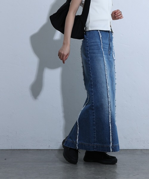 COLONY 2139（コロニートゥーワンスリーナイン）の「カットオフフリンジデニムスカート（デニムスカート・レディース・ブルー・MEDIUM/SMALL）」の3枚目の写真