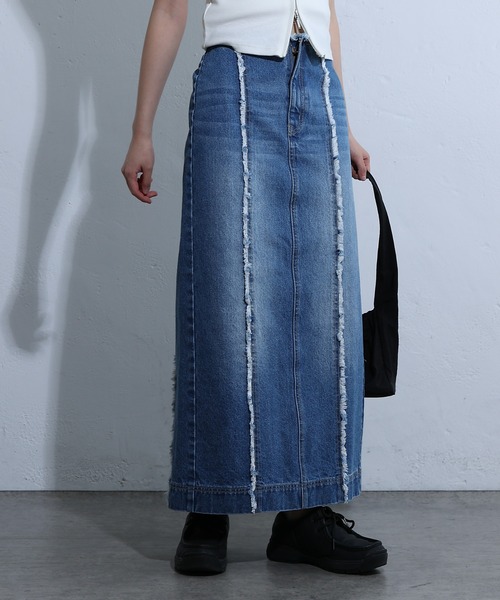 COLONY 2139（コロニートゥーワンスリーナイン）の「カットオフフリンジデニムスカート（デニムスカート・レディース・ブルー・MEDIUM/SMALL）」の4枚目の写真