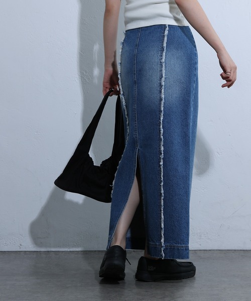 COLONY 2139（コロニートゥーワンスリーナイン）の「カットオフフリンジデニムスカート（デニムスカート・レディース・ブルー・MEDIUM/SMALL）」の5枚目の写真