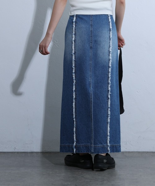 COLONY 2139（コロニートゥーワンスリーナイン）の「カットオフフリンジデニムスカート（デニムスカート・レディース・ブルー・MEDIUM/SMALL）」の6枚目の写真