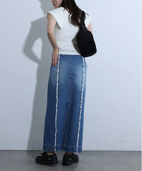 COLONY 2139（コロニートゥーワンスリーナイン）の「カットオフフリンジデニムスカート（デニムスカート・レディース・ブルー・MEDIUM/SMALL）」の9枚目の写真