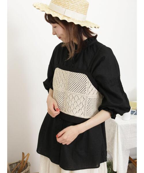 Samansa Mos2（サマンサ モスモス）の「透かしパッチワーク風前後2WAYキャミビスチェ（キャミソール・レディース・ブラック/グレー/キナリ・F）」の6枚目の写真