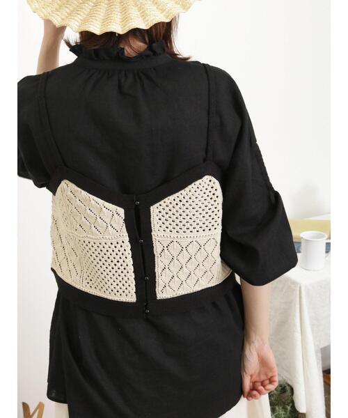 Samansa Mos2（サマンサ モスモス）の「透かしパッチワーク風前後2WAYキャミビスチェ（キャミソール・レディース・ブラック/グレー/キナリ・F）」の7枚目の写真