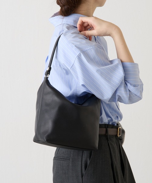 3/4～価格改定》ソフトレザーシンプルショルダーバッグ (CE-1328-WEB