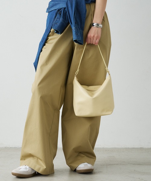 美品✨　russet ラシット ソフトレザーシンプルショルダーバッグ　トープ ソフトレザーシンプルショルダーバッグ | russet(ラシット)レディース