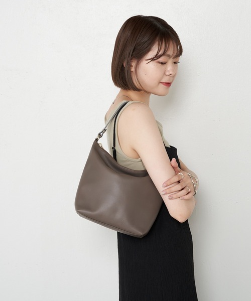 ソフトレザーシンプルショルダーバッグ (CE-1328)（ショルダーバッグ）｜russet（ラシット）