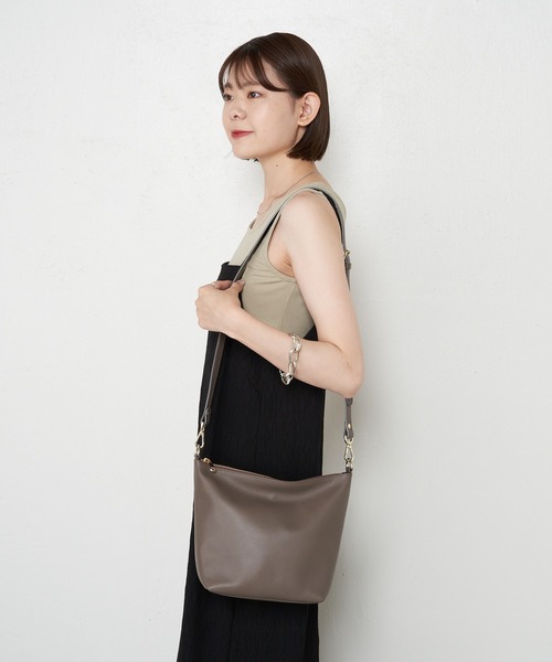ソフトレザーシンプルショルダーバッグ (CE-1328)（ショルダーバッグ）｜russet（ラシット）