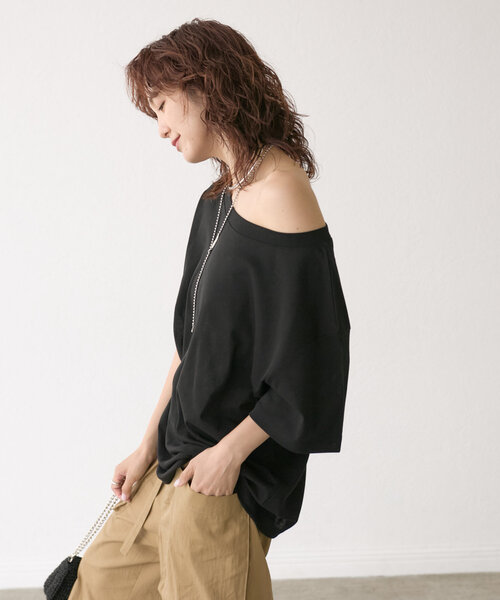 RIVE DROITE（リヴドロワ）の「【MONN.:.(モン)】オープンネックTee（Tシャツ/カットソー・レディース・ブラック/ホワイト/ベージュ/ブルー・FREE）」の11枚目の写真