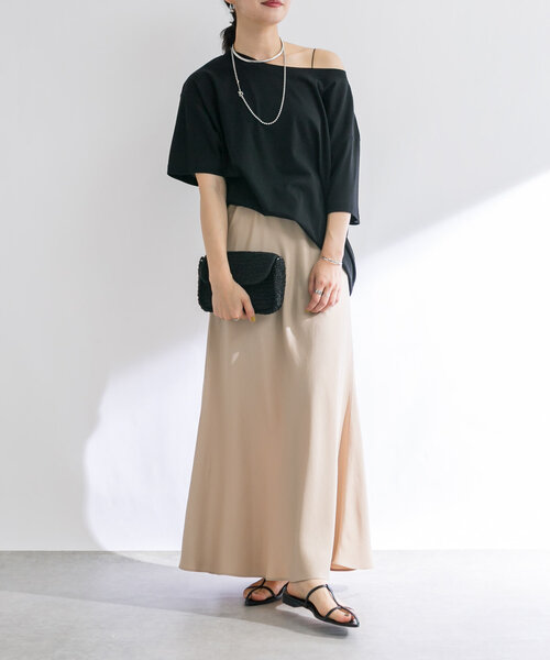 RIVE DROITE（リヴドロワ）の「【MONN.:.(モン)】オープンネックTee（Tシャツ/カットソー・レディース・ブラック/ホワイト/ベージュ/ブルー・FREE）」の14枚目の写真
