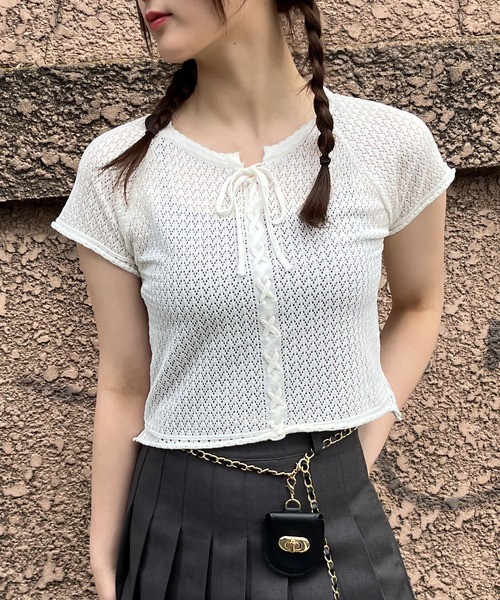 GLAMOROUS JANE(グラマラスジェーン)の「レースアップリボン半袖ニットトップス(ニット/セーター・レディース・ホワイト/ブラック/ベージュ・FREE)」の6枚目の写真