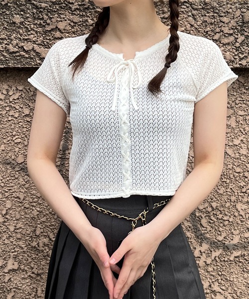 GLAMOROUS JANE(グラマラスジェーン)の「レースアップリボン半袖ニットトップス(ニット/セーター・レディース・ホワイト/ブラック/ベージュ・FREE)」の8枚目の写真