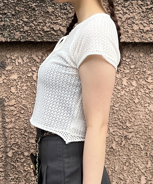 GLAMOROUS JANE(グラマラスジェーン)の「レースアップリボン半袖ニットトップス(ニット/セーター・レディース・ホワイト/ブラック/ベージュ・FREE)」の9枚目の写真