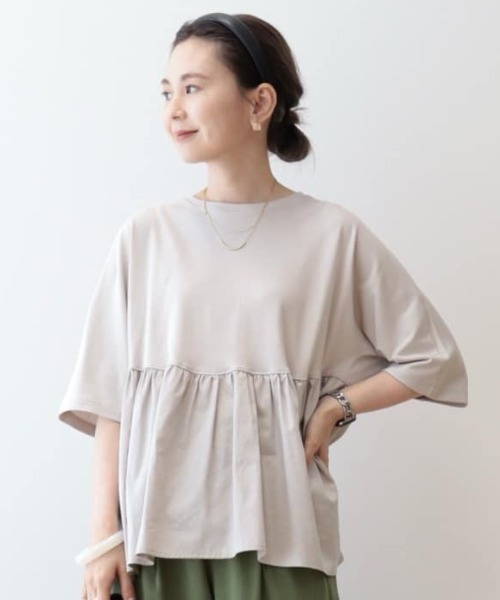 AMERICAN HOLIC(アメリカンホリック)の「異素材ティアードプルオーバー(Tシャツ/カットソー・レディース・ブラック/グレイッシュベージュ・M/L)」の1枚目の写真