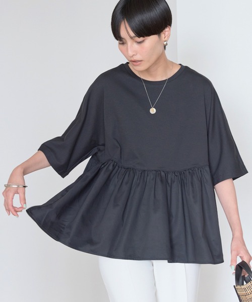 AMERICAN HOLIC(アメリカンホリック)の「異素材ティアードプルオーバー(Tシャツ/カットソー・レディース・ブラック/グレイッシュベージュ・M/L)」の2枚目の写真