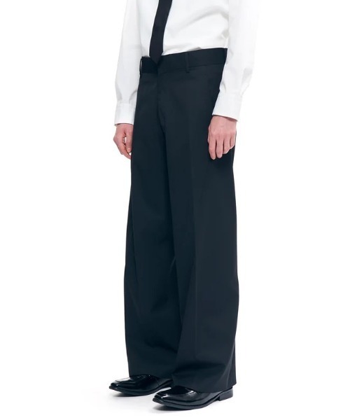 YUKI HASHIMOTO（ユウキハシモト）の「YUKI HASHIMOTO TWISTED TROUSERS (PT-01-0004)（スラックス・メンズ・ブラック・44/46）」の3枚目の写真