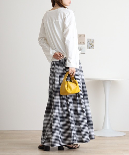 atONE(アットワン)の「atONE エフォートレスバルーンスリーブ2WAYトップス(Tシャツ/カットソー・レディース・ブラック/チャコールグレー/グレイッシュベージュ/カーキ/オフホワイト・M-L/LL~3L/4L~5L)」の19枚目の写真