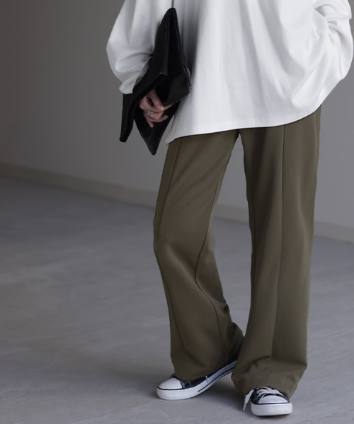 HUG.U（ハグユー）の「しゃり感カラーパンツ（スラックス・レディース・グレイッシュブルー/ライム/ベージュ/ブラック/カーキ/スモークピンク・レギュラー丈/トール丈）」の11枚目の写真