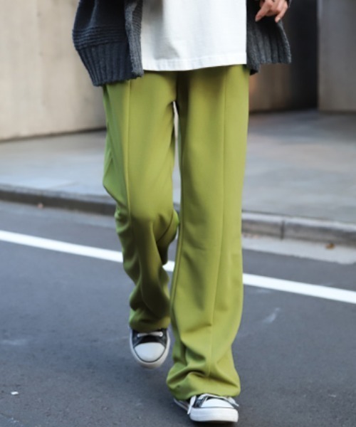 HUG.U（ハグユー）の「しゃり感カラーパンツ（スラックス・レディース・グレイッシュブルー/ライム/ベージュ/ブラック/カーキ/スモークピンク・レギュラー丈/トール丈）」の8枚目の写真
