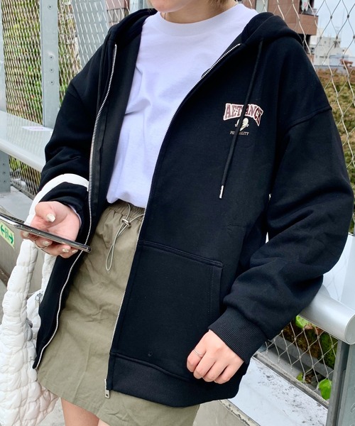 SHEPP（シープ）の「ワンポイントロゴ ジップ フーディー（パーカー・レディース・アイボリー/ブラック/ネイビー・M/XL/L）」の8枚目の写真
