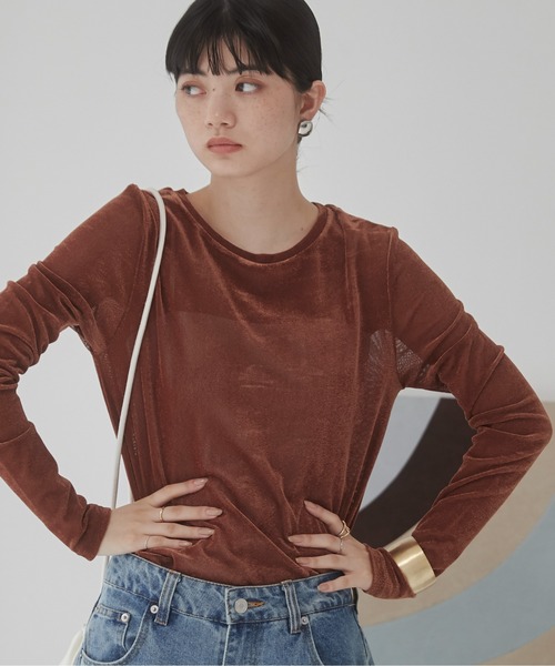 ANGIE（アンジー）の「シアー ベロア トップス（Tシャツ/カットソー・レディース・アイボリー/オリーブ/ライトグレー/ブラウン/グレー/ブラック/ライトピンク/ダークブラウン・FREE）」の6枚目の写真