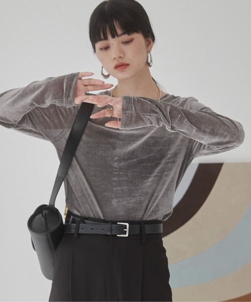 ANGIE（アンジー）の「シアー ベロア トップス（Tシャツ/カットソー・レディース・アイボリー/オリーブ/ライトグレー/ブラウン/グレー/ブラック/ライトピンク/ダークブラウン・FREE）」の21枚目の写真