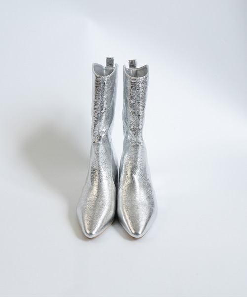 Fabby fabby(ファビィーファビィー)の「インヒールワイドシャフトミドルブーツ(ブーツ・レディース・ベージュ/ブラック・LARGE/MEDIUM/SMALL)」の3枚目の写真