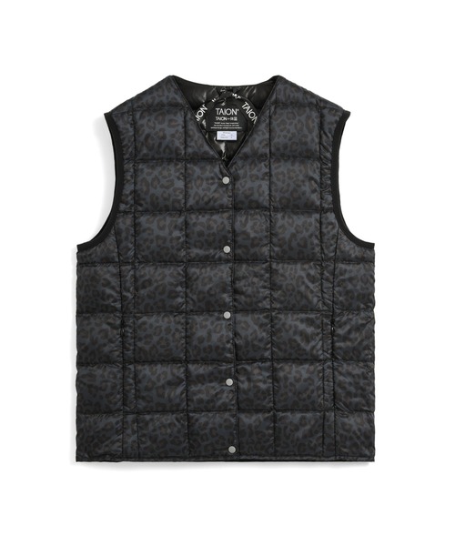 TAION(タイオン)の「【TAION(タイオン)】〈ウィメンズ〉ベーシック Vネックボタン インナーダウンベスト(ダウンベスト・レディース・チョコ/ネイビー系6/カーキ/サンドベージュ/オフホワイト/レモンイエロー/オレンジ/オリーブ/グレー/ライトグレー/ラベンダー/ダークネイビー/モカ/ベージュ/ダークオリーブ/チャコールグレー/ブラック/ダークグリーン/ミント/ダークグリーン系/ネイビー/チャコール/ケリーグリーン/レオパード/その他8/ベージュ系4/ベージュ系5/ブラック系その他3・XL/M/L/2XL/S)」の4枚目の写真