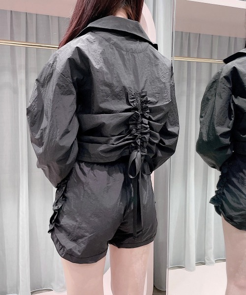 lilLilly（リルリリー）の「2wayフリルナイロンブルゾン（ブルゾン・レディース・ホワイト/ブラック/ブルー・FREE）」の11枚目の写真