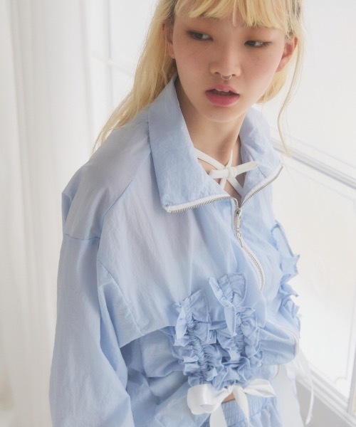 lilLilly（リルリリー）の「2wayフリルナイロンブルゾン（ブルゾン・レディース・ホワイト/ブラック/ブルー・FREE）」の7枚目の写真