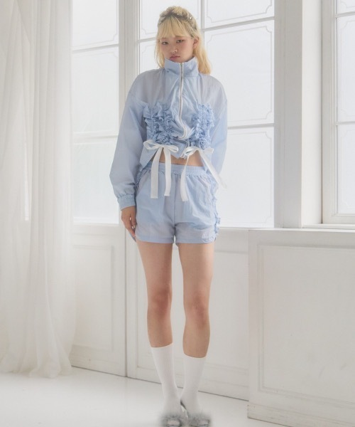 lilLilly（リルリリー）の「2wayフリルナイロンブルゾン（ブルゾン・レディース・ホワイト/ブラック/ブルー・FREE）」の6枚目の写真