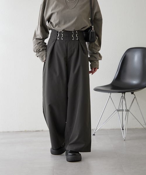 NUNIFE（ユニフィー）の「【UNISEX】ホック付パンツ（その他パンツ・レディース・スミクロ/ベージュ/グレー・FREE）」の2枚目の写真