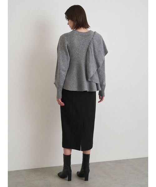 ELENDEEK（エレンディーク）の「ショルダーフリルペプラムニット