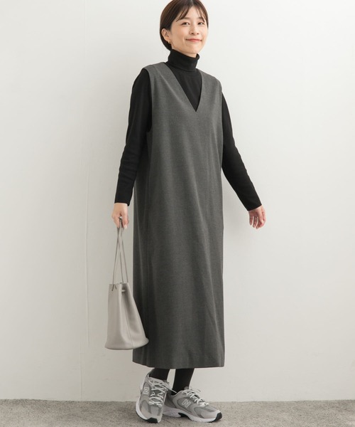 URBAN RESEARCH DOORS（アーバンリサーチドアーズ）の「『UR TECH』ストレートラインジャンパースカート（ワンピース・レディース・ブラック/チャコールグレー・SMALL/MEDIUM）」の17枚目の写真