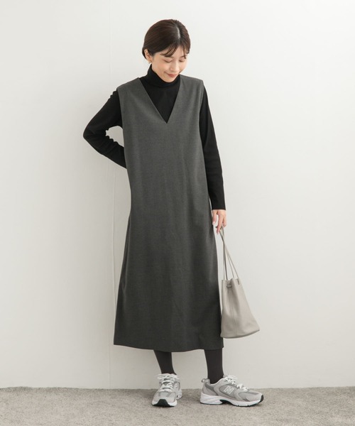 URBAN RESEARCH DOORS（アーバンリサーチドアーズ）の「『UR TECH』ストレートラインジャンパースカート（ワンピース・レディース・ブラック/チャコールグレー・SMALL/MEDIUM）」の19枚目の写真