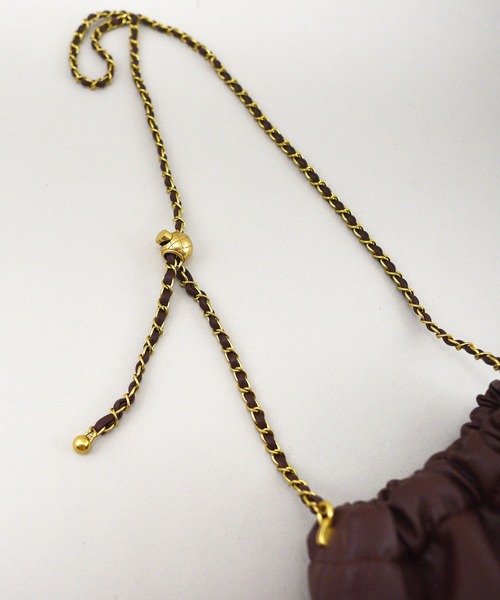 styiro(スタイロ)の「【調節可】シャーリングチェーンショルダーバッグ(ショルダーバッグ・レディース・ブラック/ブラウン/レッド/シルバー・FREE)」の15枚目の写真