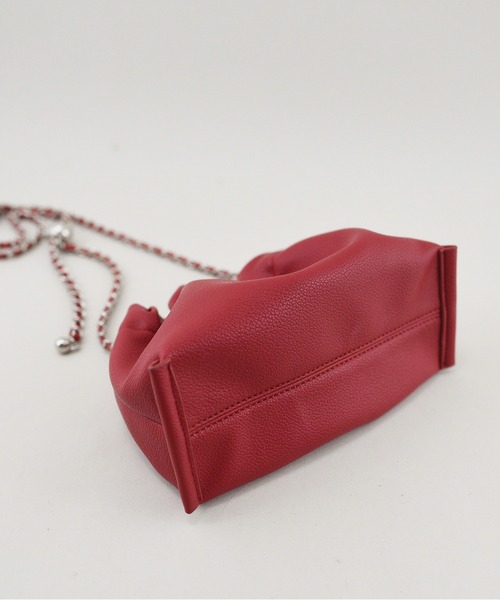 styiro(スタイロ)の「【調節可】シャーリングチェーンショルダーバッグ(ショルダーバッグ・レディース・ブラック/ブラウン/レッド/シルバー・FREE)」の16枚目の写真