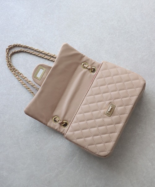 BLUEEAST（ブルーイースト）の「2WAYチェーンショルダーキルティングバッグ（ショルダーバッグ・レディース・ベージュ/ブラック/シルバー・FREE）」の14枚目の写真